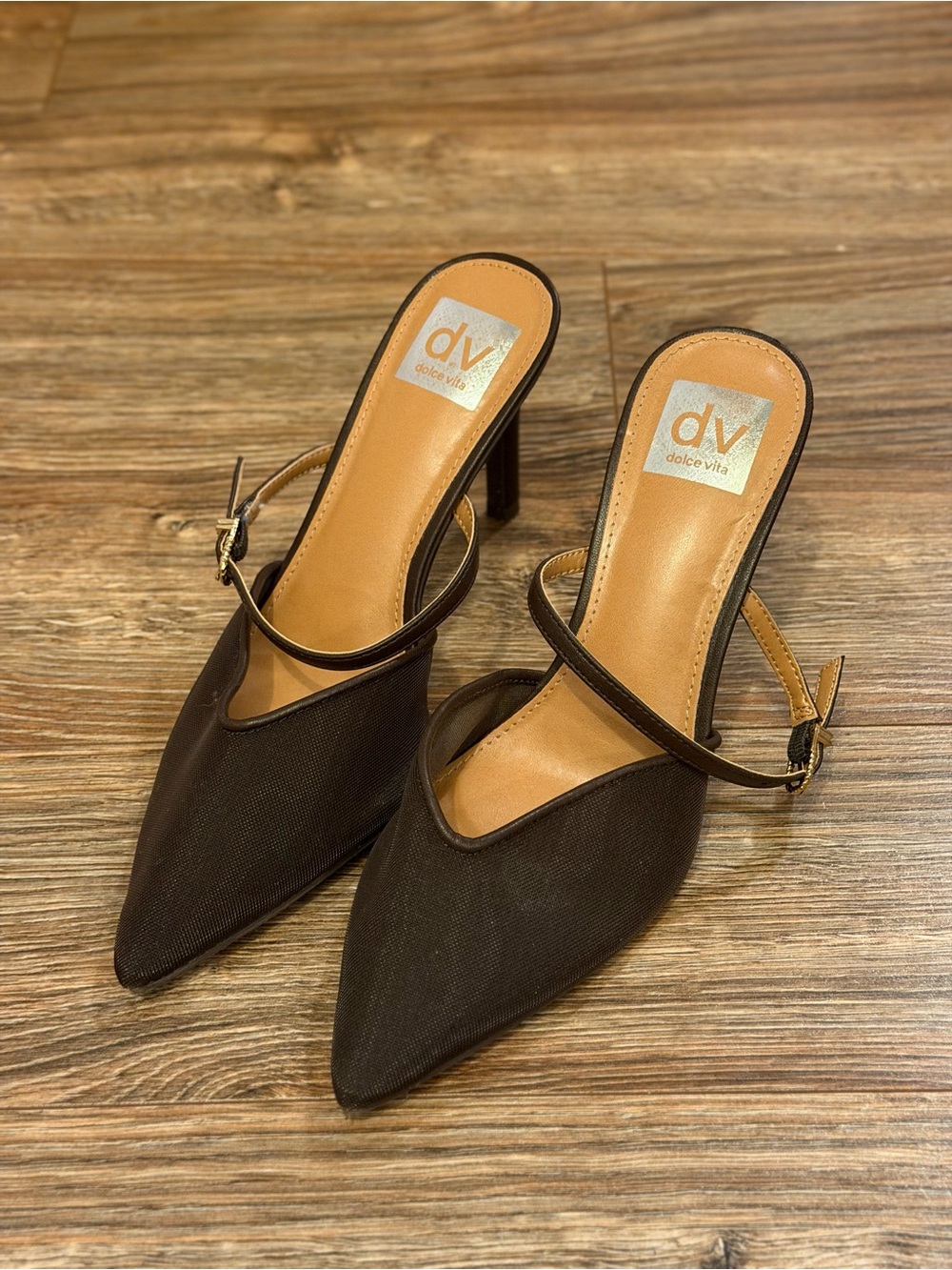 DV by Dolce Vita Women’s Geanie Pointed Toe Pumps